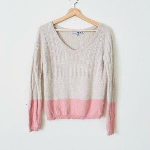 SWTR MEDIUM 100% asiatic racoon beige pink colorblock Vneck sweater